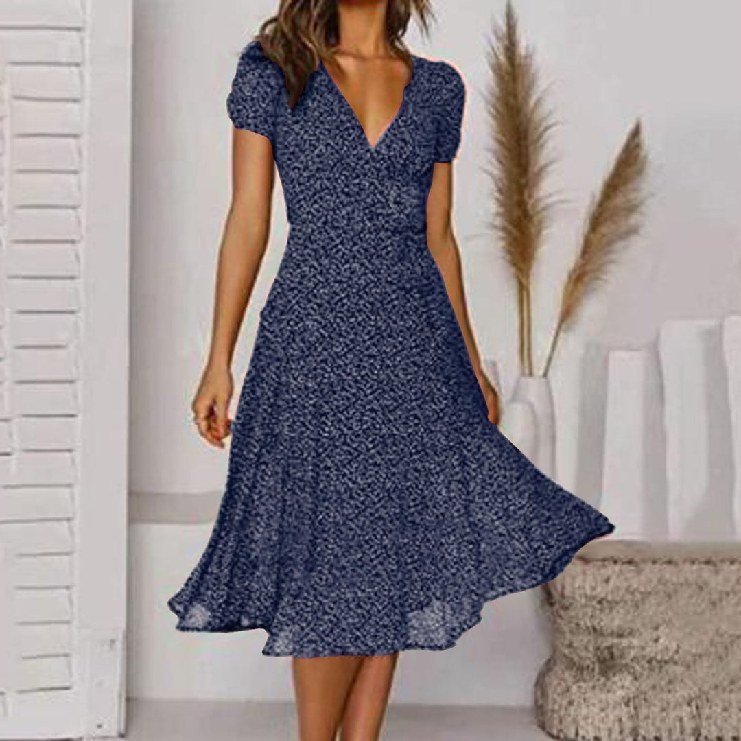 Estrella | Trendiges, lässiges Kleid mit V-Ausschnitt