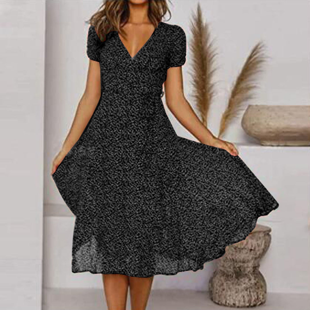 Estrella | Trendiges, lässiges Kleid mit V-Ausschnitt